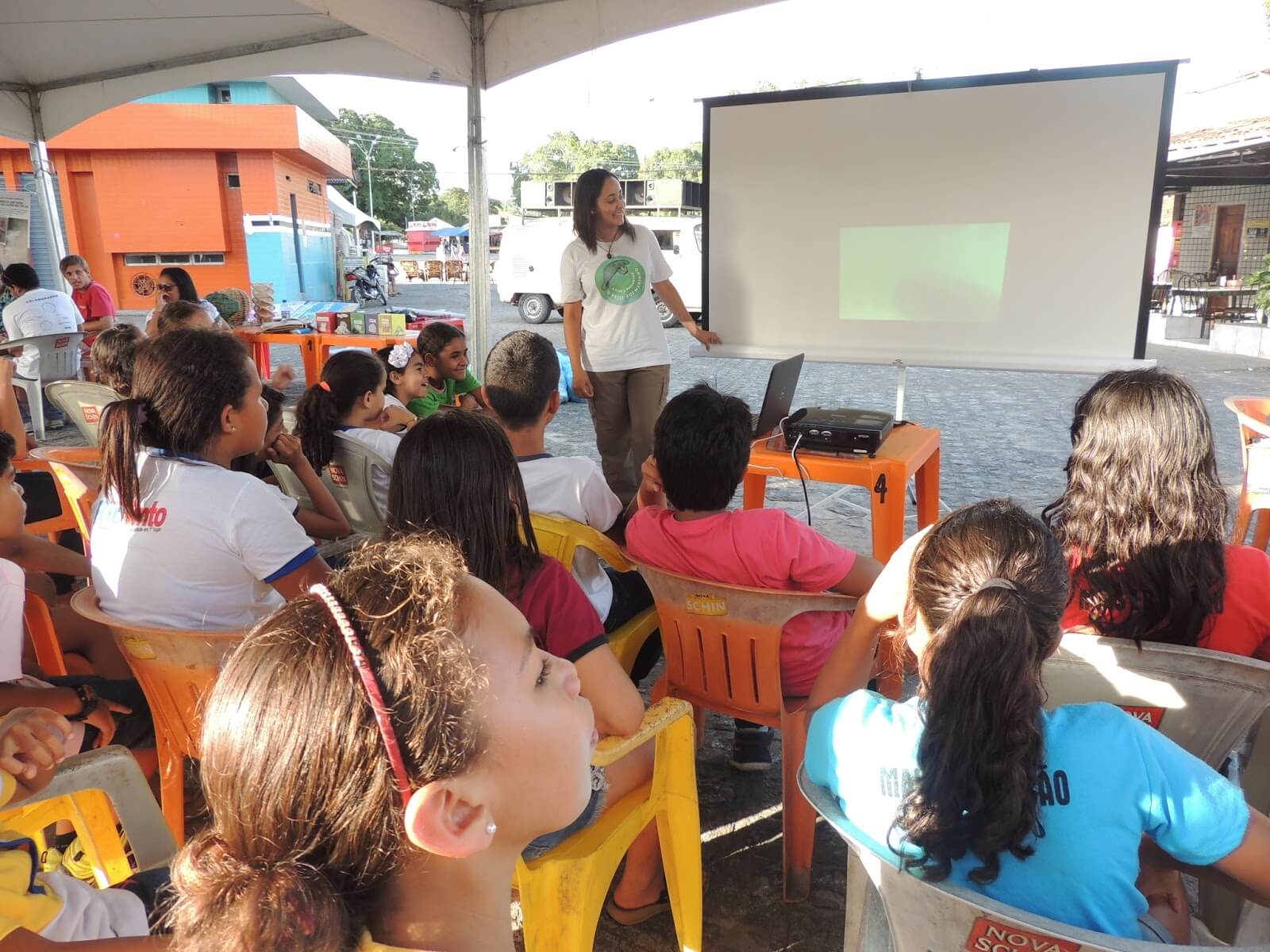 Imagem 1 de Fundação Mamíferos Aquáticos participa do Dia do Meio Ambiente em Rio Tinto